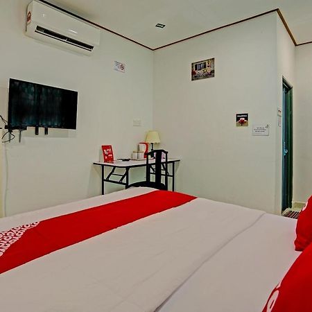 Capital O 90423 Teratai Chalet Hotel Kampong Raja Екстериор снимка