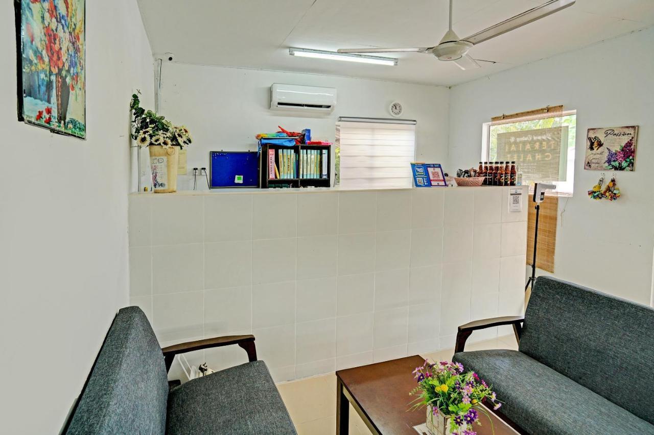 Capital O 90423 Teratai Chalet Hotel Kampong Raja Екстериор снимка