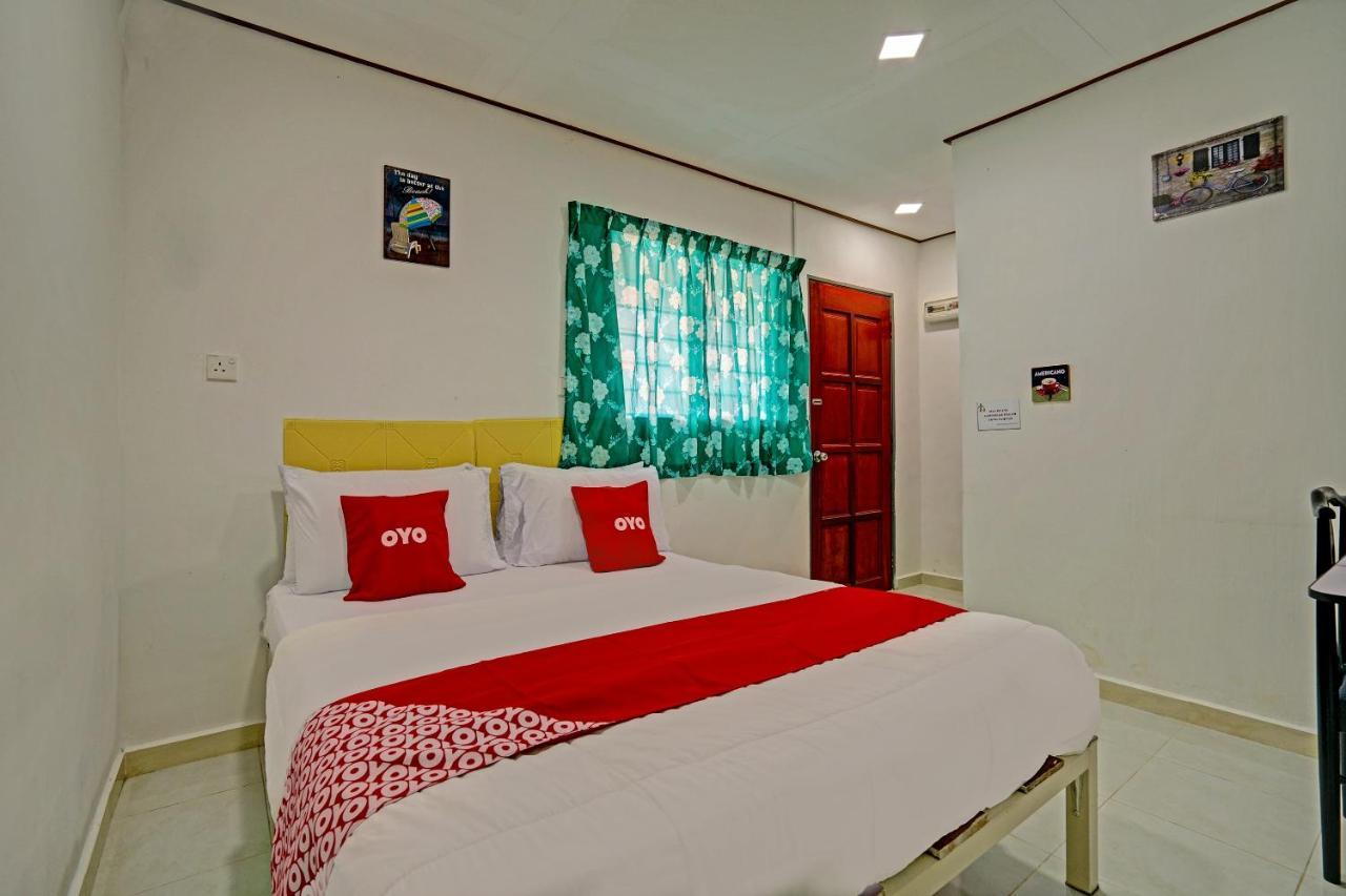 Capital O 90423 Teratai Chalet Hotel Kampong Raja Екстериор снимка
