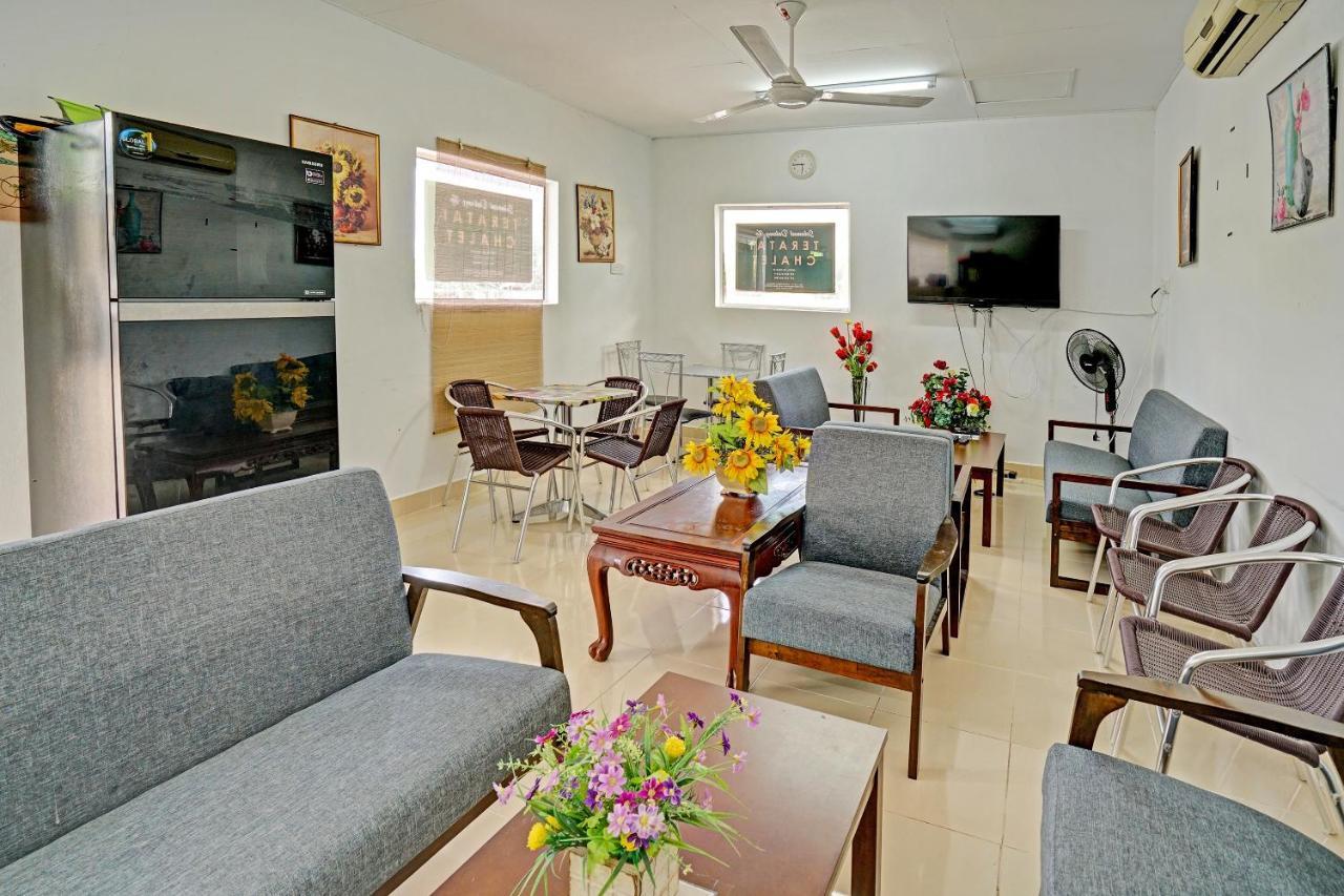 Capital O 90423 Teratai Chalet Hotel Kampong Raja Екстериор снимка